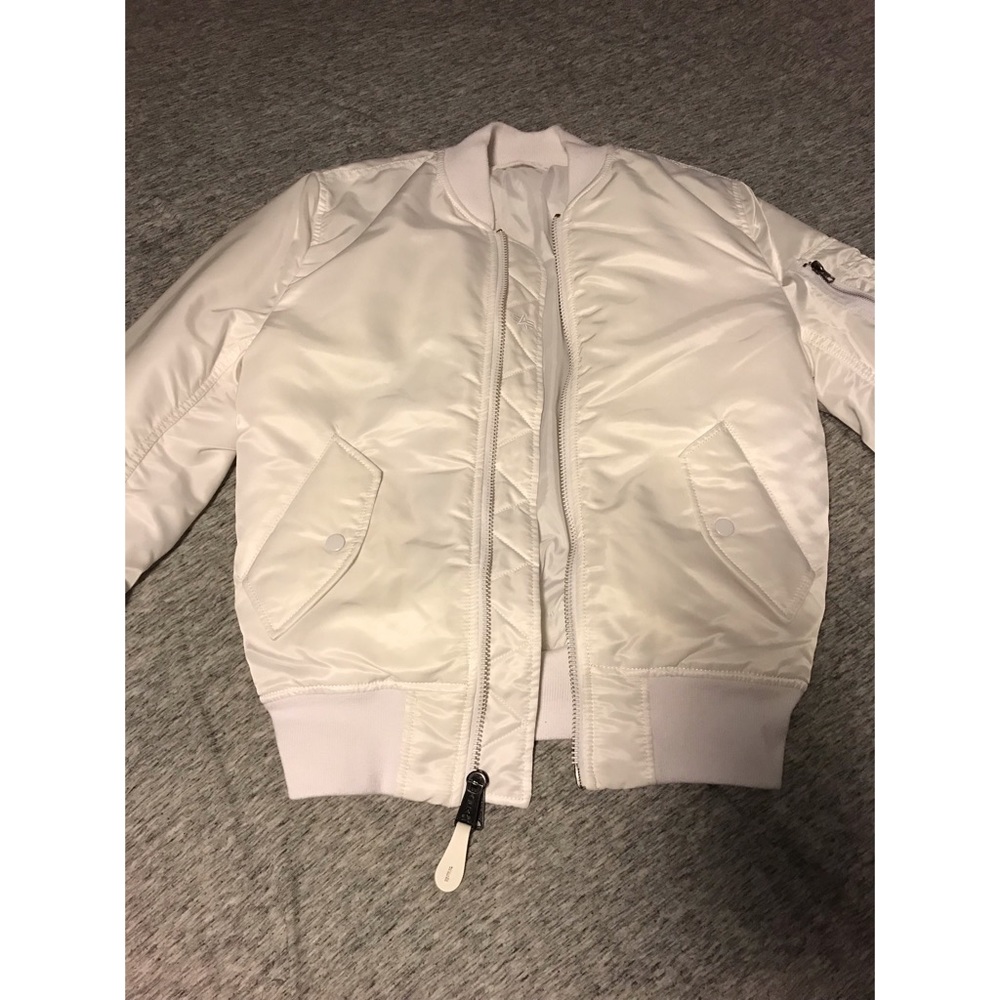 💓✨WOMEN'S WHITE BOMBER JACKET (MEDIUM)✨💓